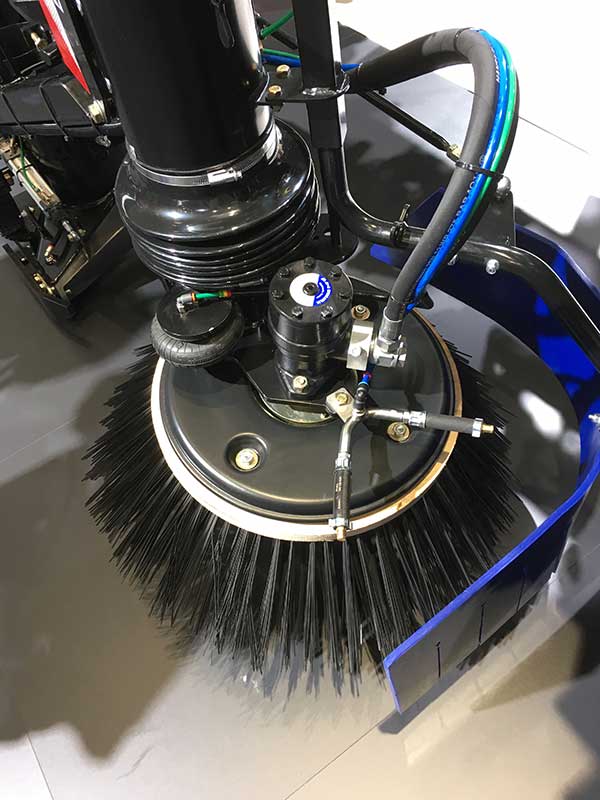 Foto Hydraulikmotor M+S MR160 mit Wickelschutz für Kehrbesenantrieb